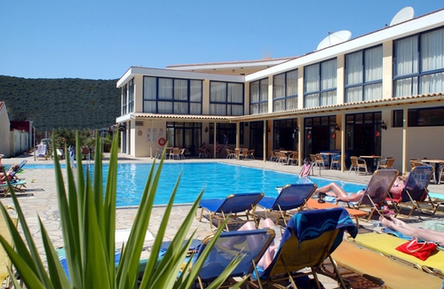 Nasos & Daisy Hotel and Studios