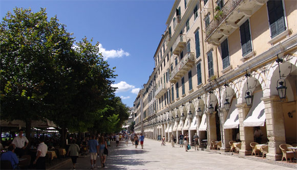Улица и площадь Листон на Корфу